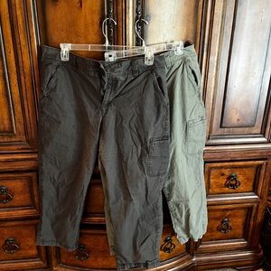 Bundle of 2 pairs Eddie Bauer Women’s Cargo Capri